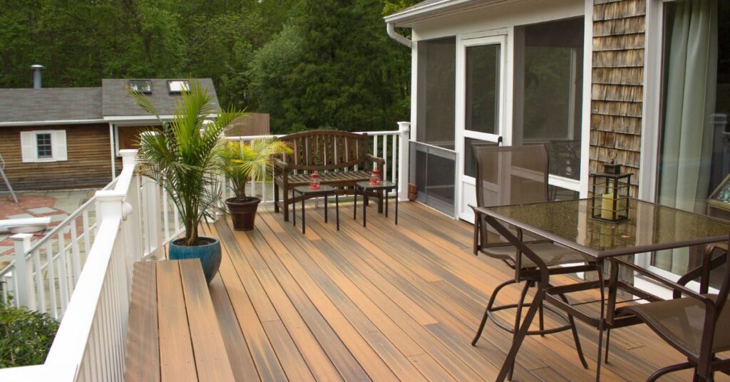 Custom Decks Are a Great Year-Round Investment in GA and FL
