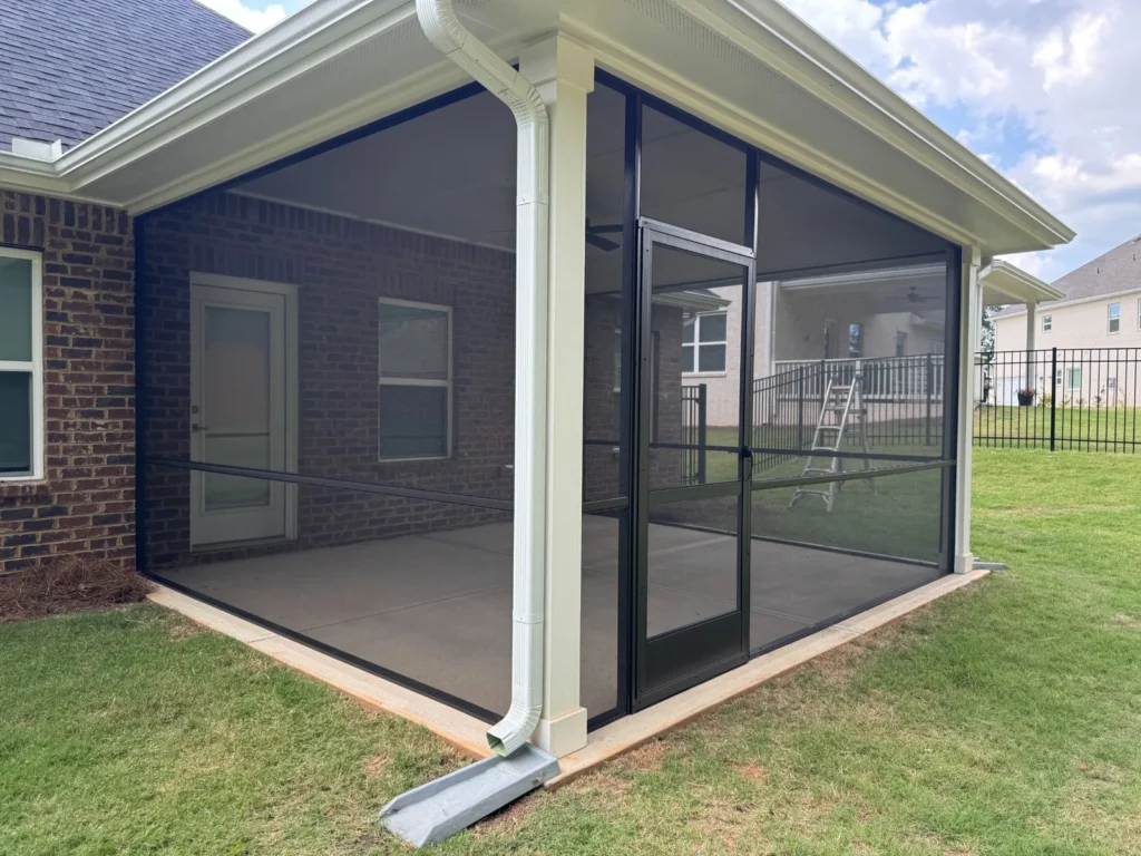 Screened in porch
